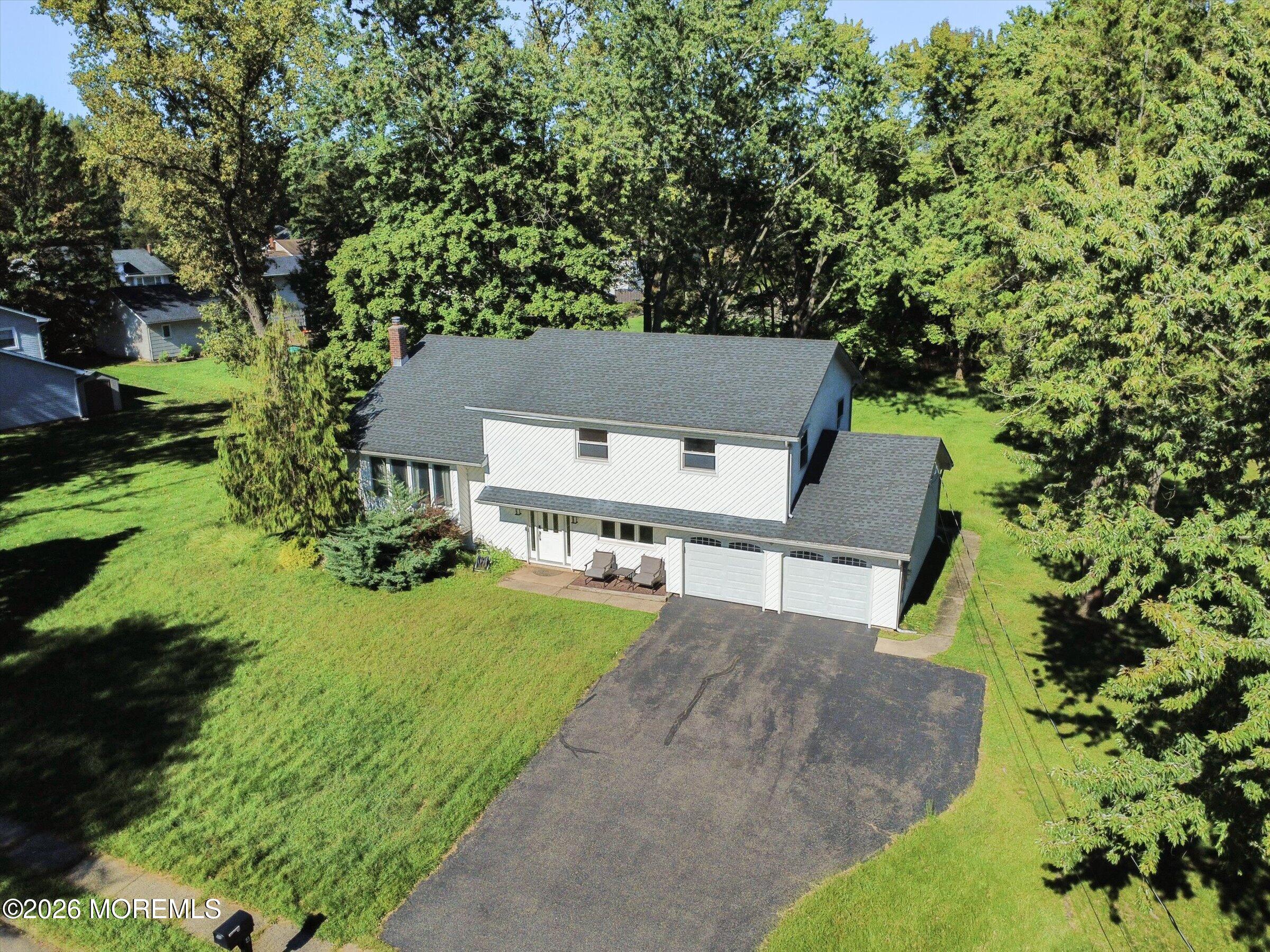 4 Wylie Terrace Morganville NJ 07751