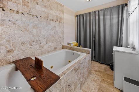 802 E Hickory Drive Lanoka Harbor NJ 08734