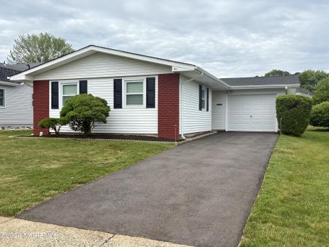 41 Whitman Street Brick NJ 08724