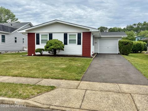 41 Whitman Street Brick NJ 08724