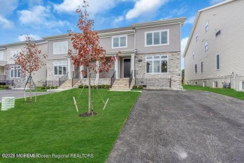 20 Blue River Way Lakewood NJ 08701