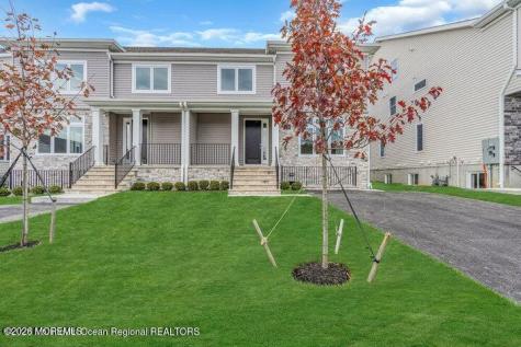 20 Blue River Way Lakewood NJ 08701
