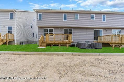 20 Blue River Way Lakewood NJ 08701