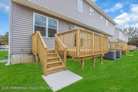 20 Blue River Way Lakewood NJ 08701