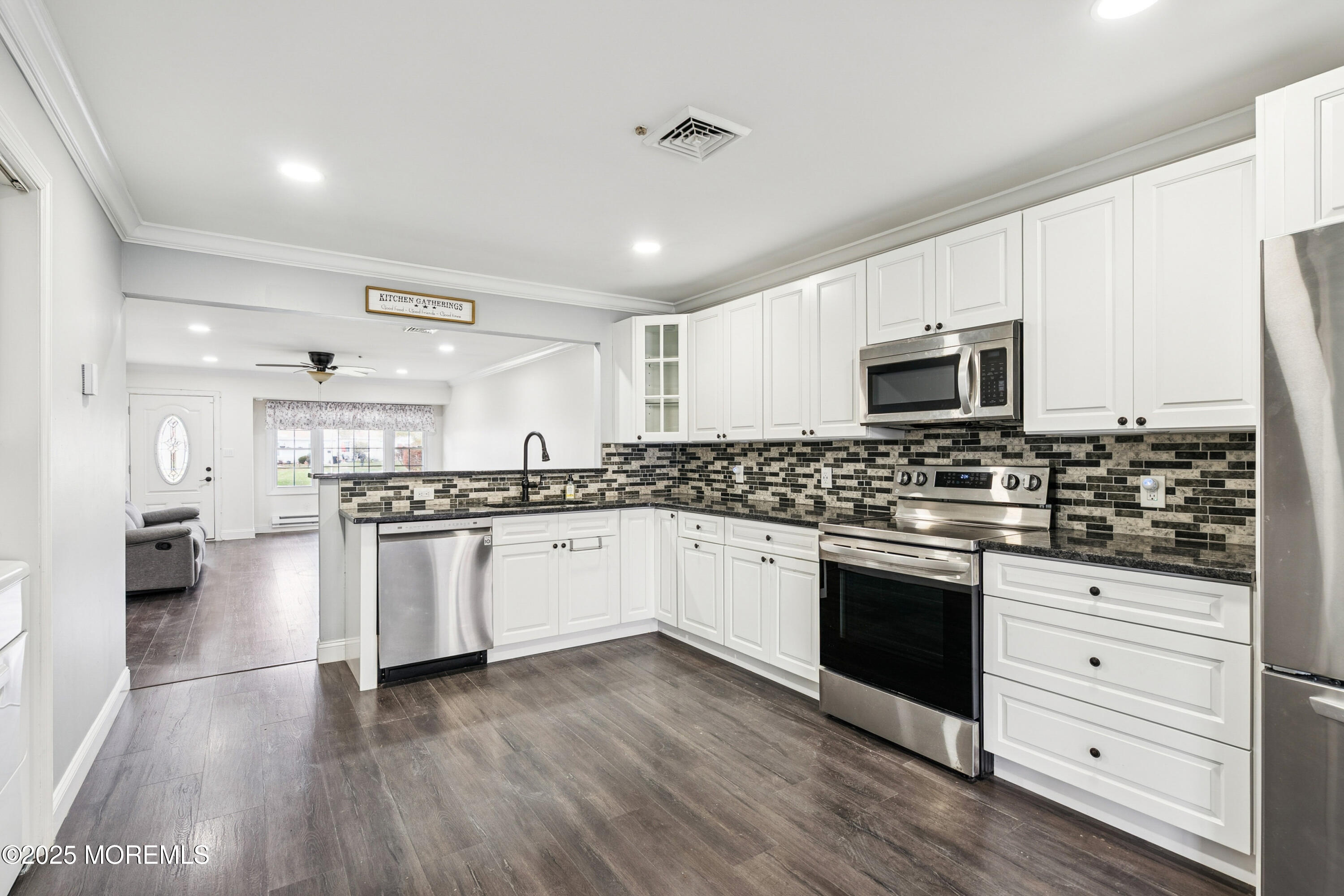 120 Muhlen Platz Howell NJ 07728