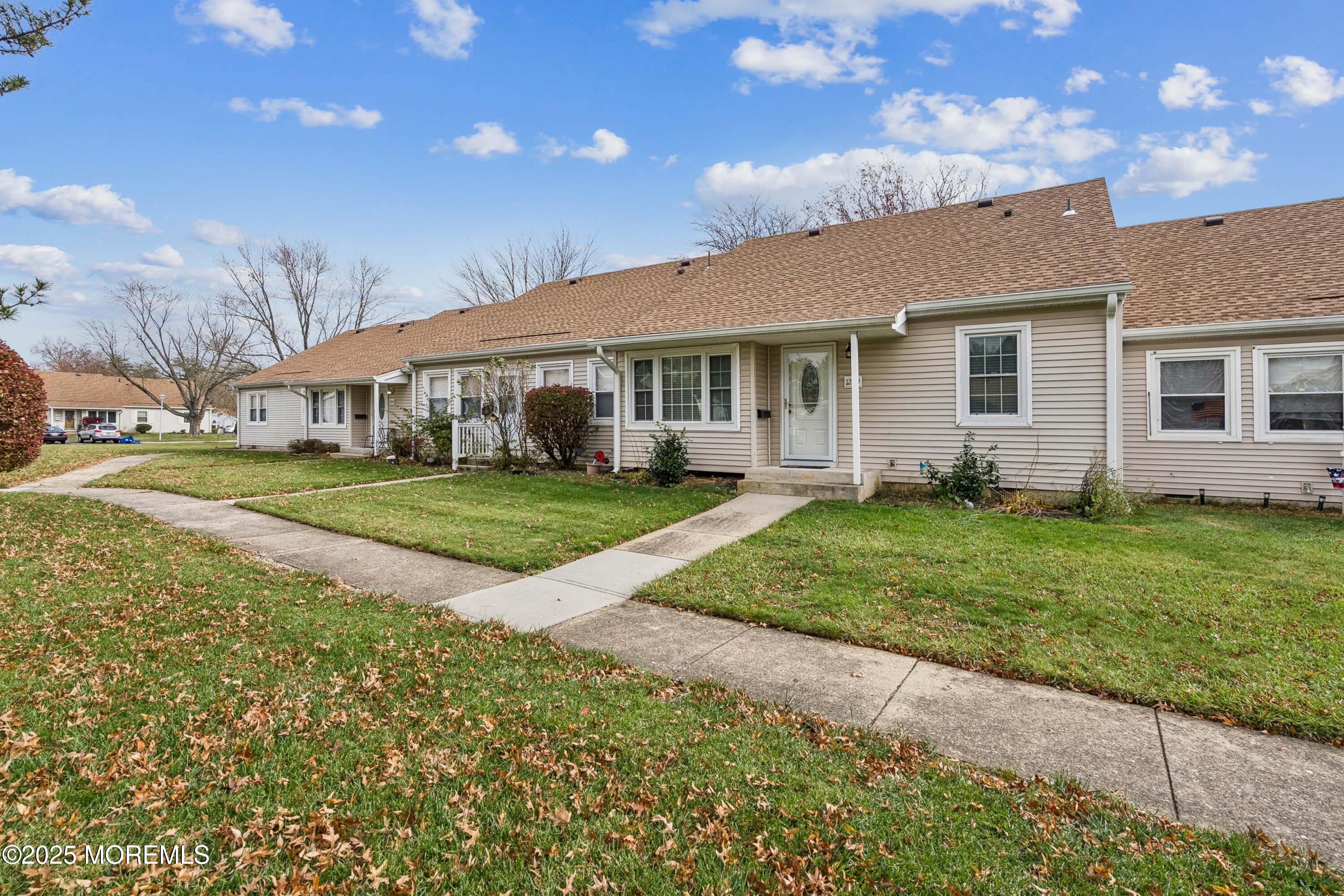 120 Muhlen Platz Howell NJ 07728