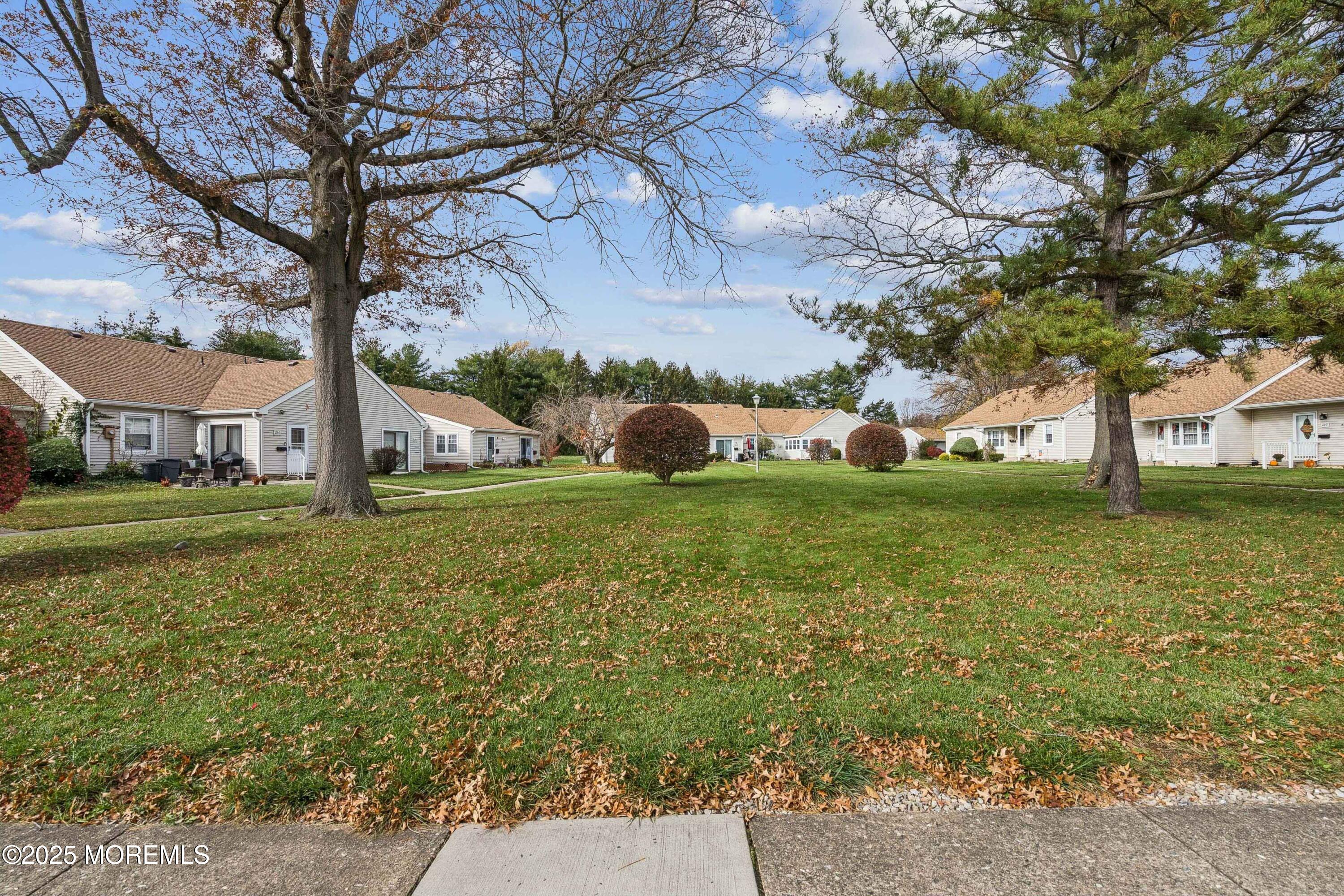 120 Muhlen Platz Howell NJ 07728