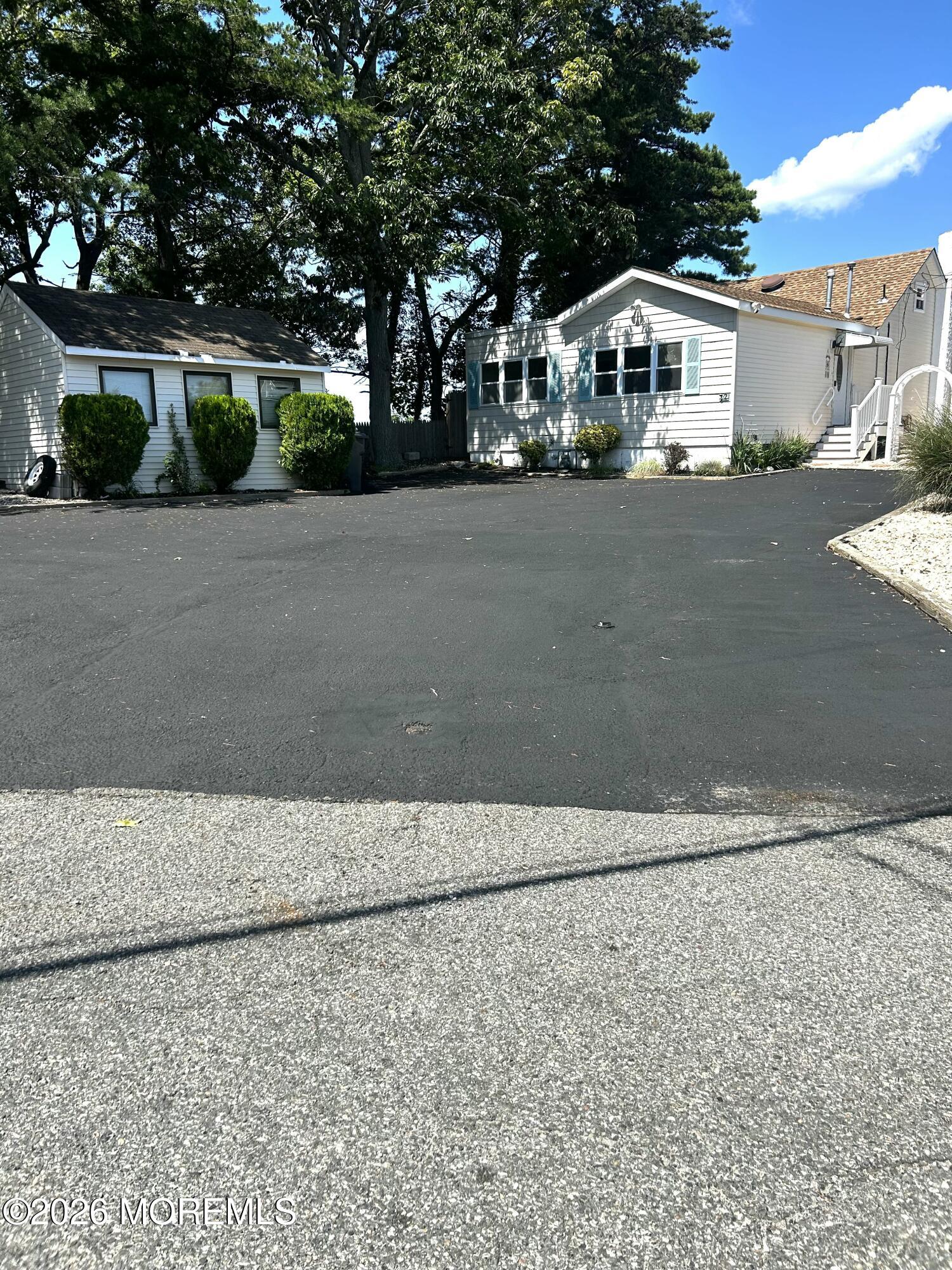 12 W. Riverside Drive) Brick NJ 08723