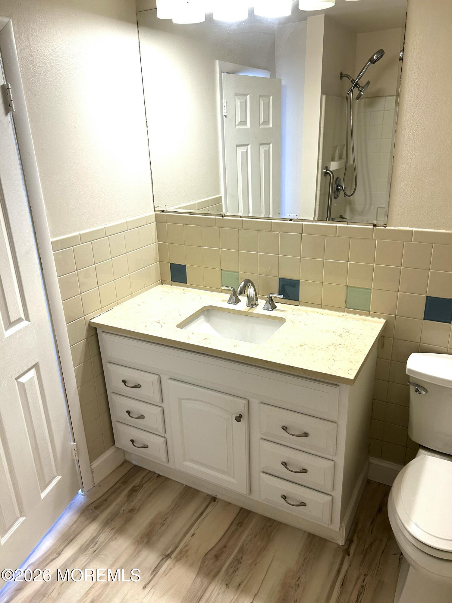 12 W. Riverside Drive) Brick NJ 08723