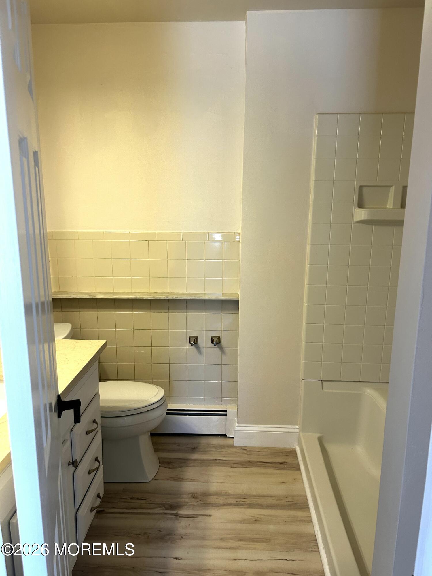 12 W. Riverside Drive) Brick NJ 08723