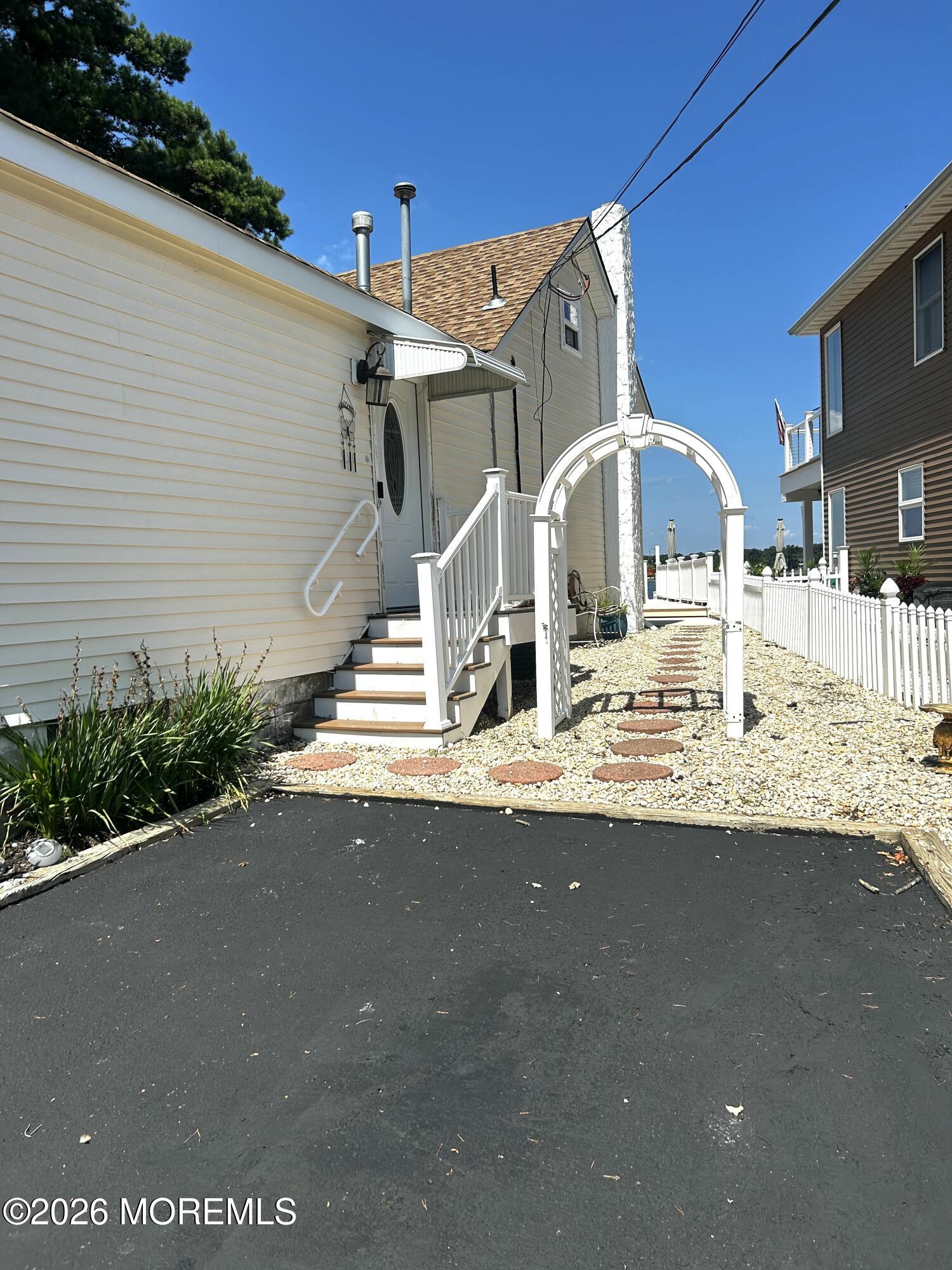 12 W. Riverside Drive) Brick NJ 08723