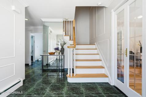 4 Mount Court Oakhurst NJ 07755