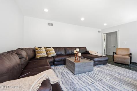 4 Mount Court Oakhurst NJ 07755