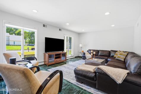 4 Mount Court Oakhurst NJ 07755