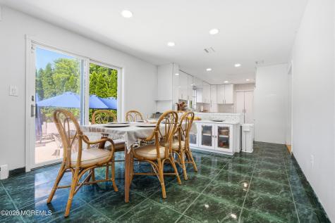 4 Mount Court Oakhurst NJ 07755