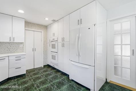 4 Mount Court Oakhurst NJ 07755