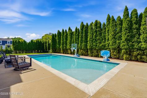 4 Mount Court Oakhurst NJ 07755