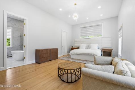 4 Mount Court Oakhurst NJ 07755