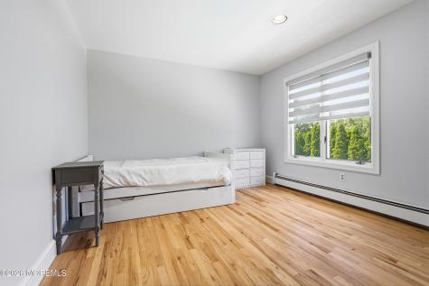 4 Mount Court Oakhurst NJ 07755