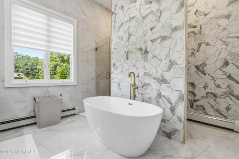 4 Mount Court Oakhurst NJ 07755