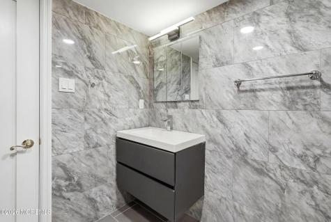 4 Mount Court Oakhurst NJ 07755
