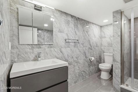 4 Mount Court Oakhurst NJ 07755