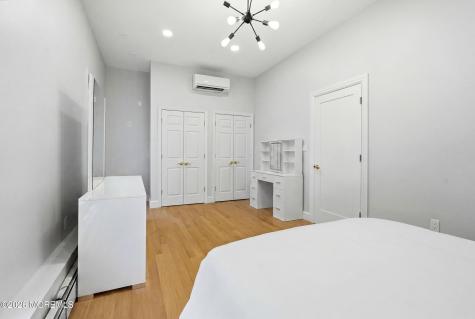 4 Mount Court Oakhurst NJ 07755