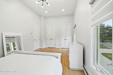 4 Mount Court Oakhurst NJ 07755
