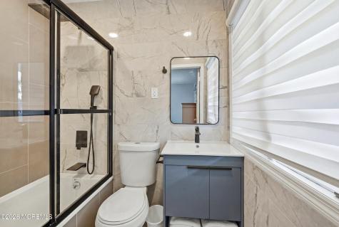 4 Mount Court Oakhurst NJ 07755
