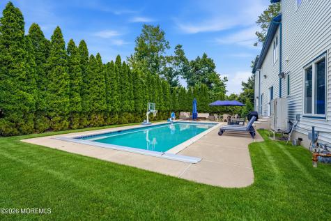 4 Mount Court Oakhurst NJ 07755