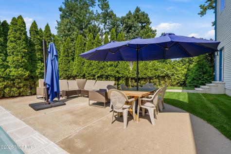 4 Mount Court Oakhurst NJ 07755