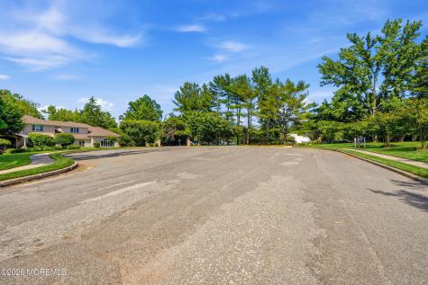 4 Mount Court Oakhurst NJ 07755