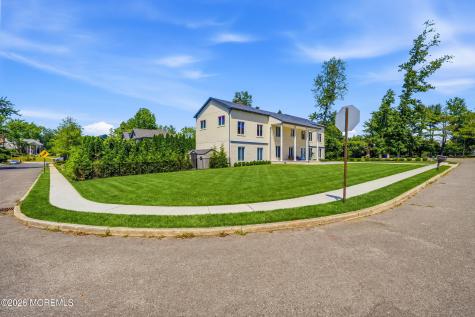 4 Mount Court Oakhurst NJ 07755