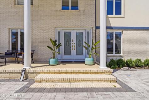 4 Mount Court Oakhurst NJ 07755