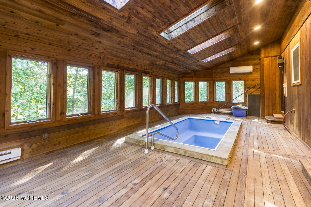 9 Jill Drive Holmdel NJ 07733