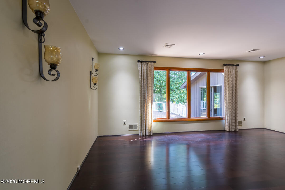 9 Jill Drive Holmdel NJ 07733