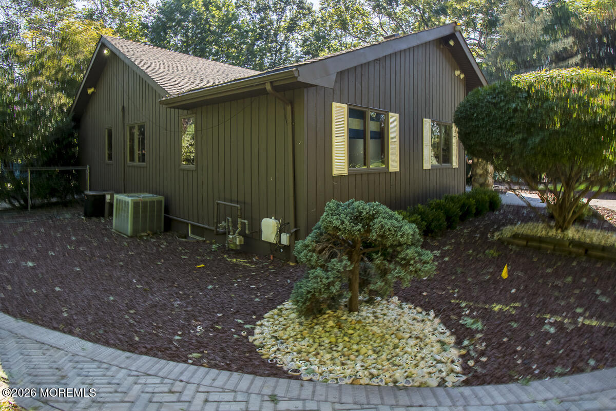 9 Jill Drive Holmdel NJ 07733