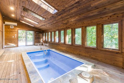 9 Jill Drive Holmdel NJ 07733