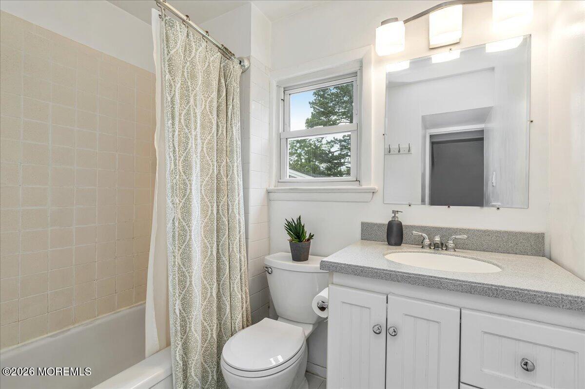 54 Chingarora Avenue Keyport NJ 07735