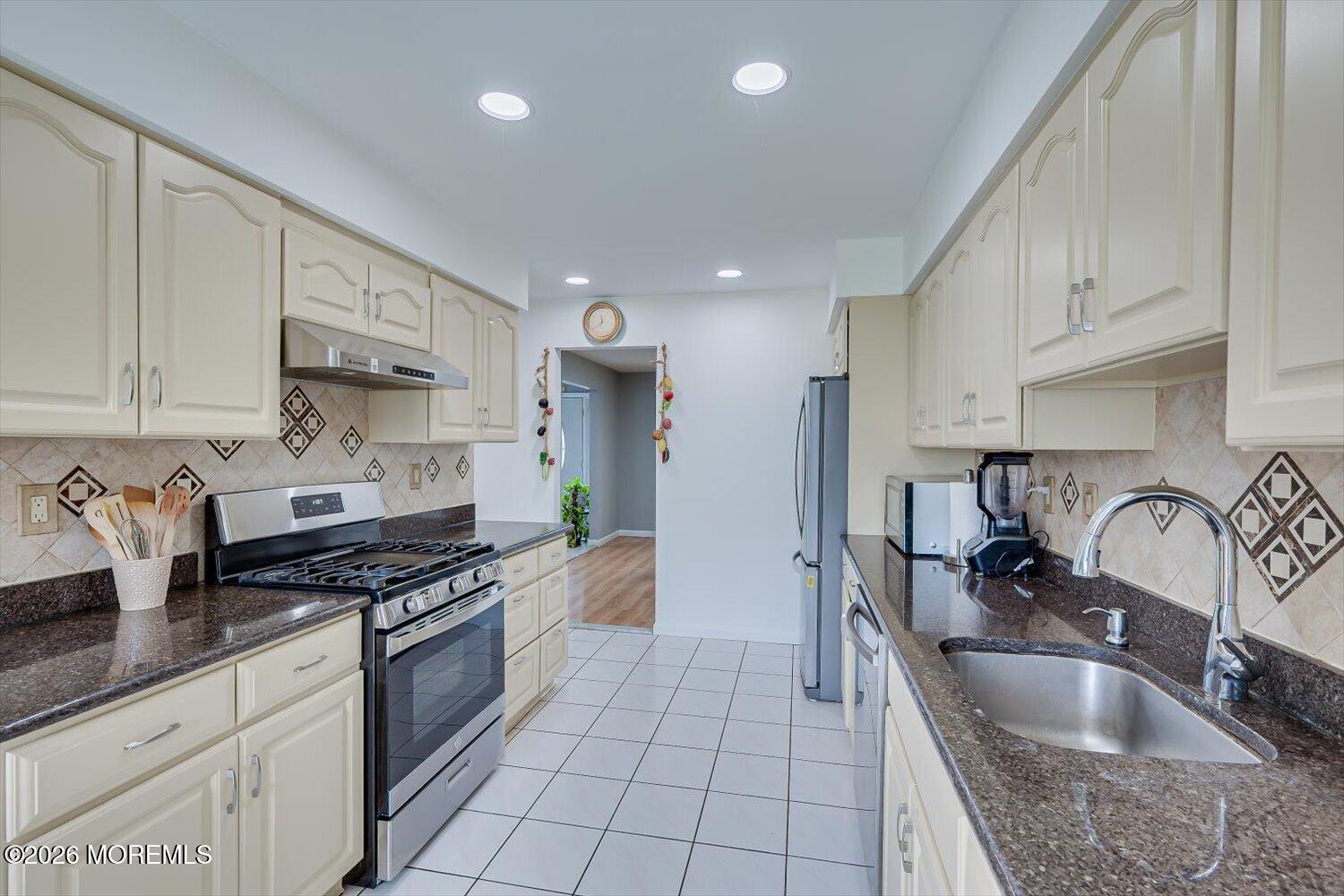 10 Patriot Court Edison NJ 08820