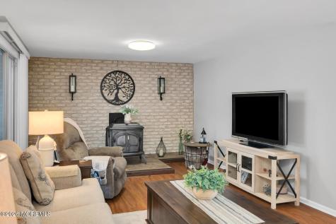 749 Park Avenue Belford NJ 07718