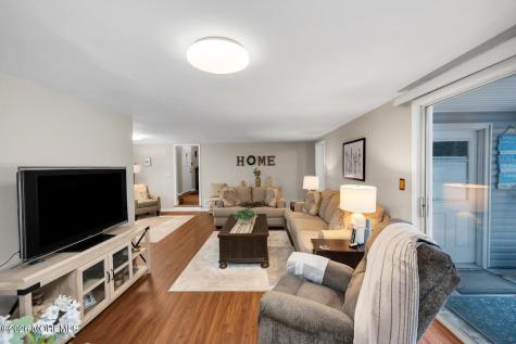 749 Park Avenue Belford NJ 07718