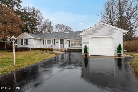 749 Park Avenue Belford NJ 07718