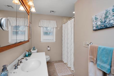 749 Park Avenue Belford NJ 07718