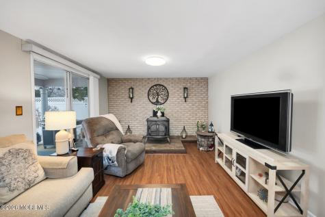 749 Park Avenue Belford NJ 07718
