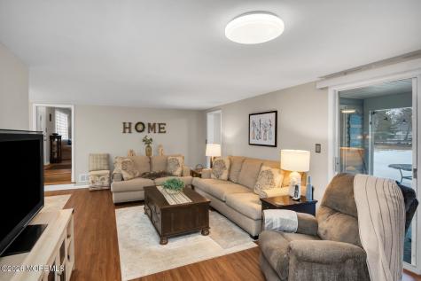 749 Park Avenue Belford NJ 07718