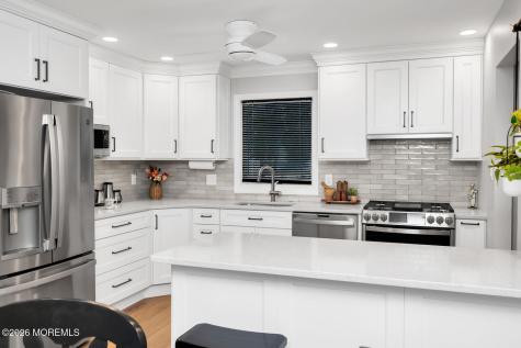 749 Park Avenue Belford NJ 07718