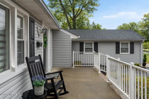 749 Park Avenue Belford NJ 07718