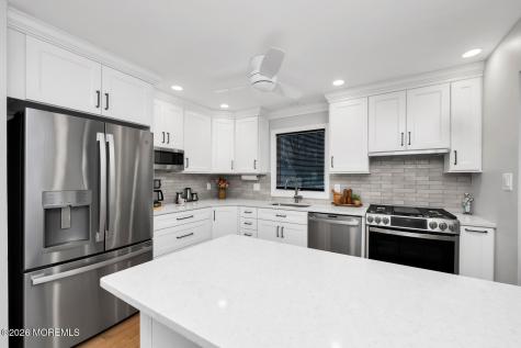 749 Park Avenue Belford NJ 07718