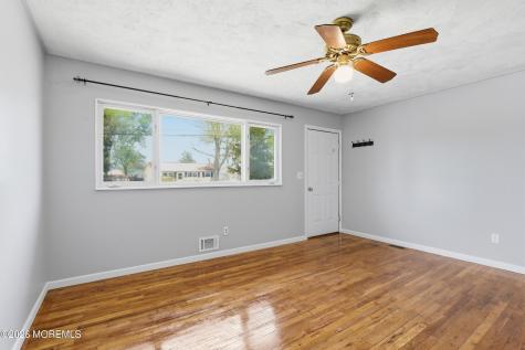 112 Dittmar Drive Toms River NJ 08757